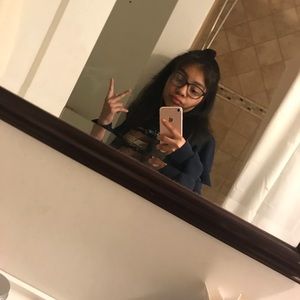 Meet your Posher, Camila